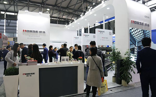 悍馬HUMMER展臺 悍馬HUMMER展臺